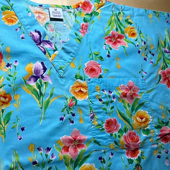 S.C.R.U.B.S. Blue Flower Patterned Scrub Top - Picture 2 of 5